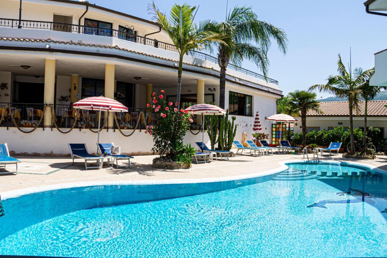 Hotel L'Ancora Капо Ватикано Екстериор снимка