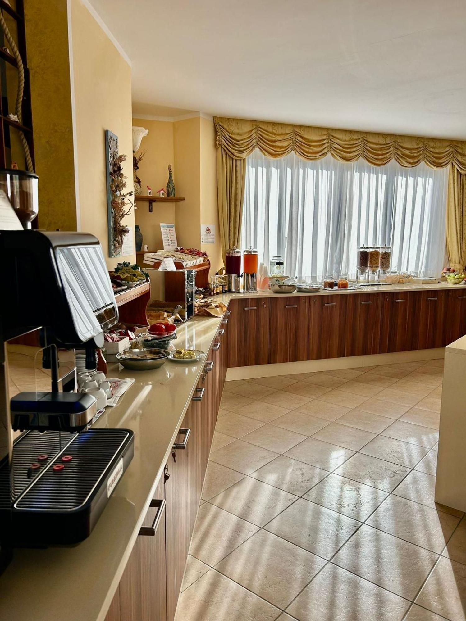 Hotel L'Ancora Капо Ватикано Екстериор снимка