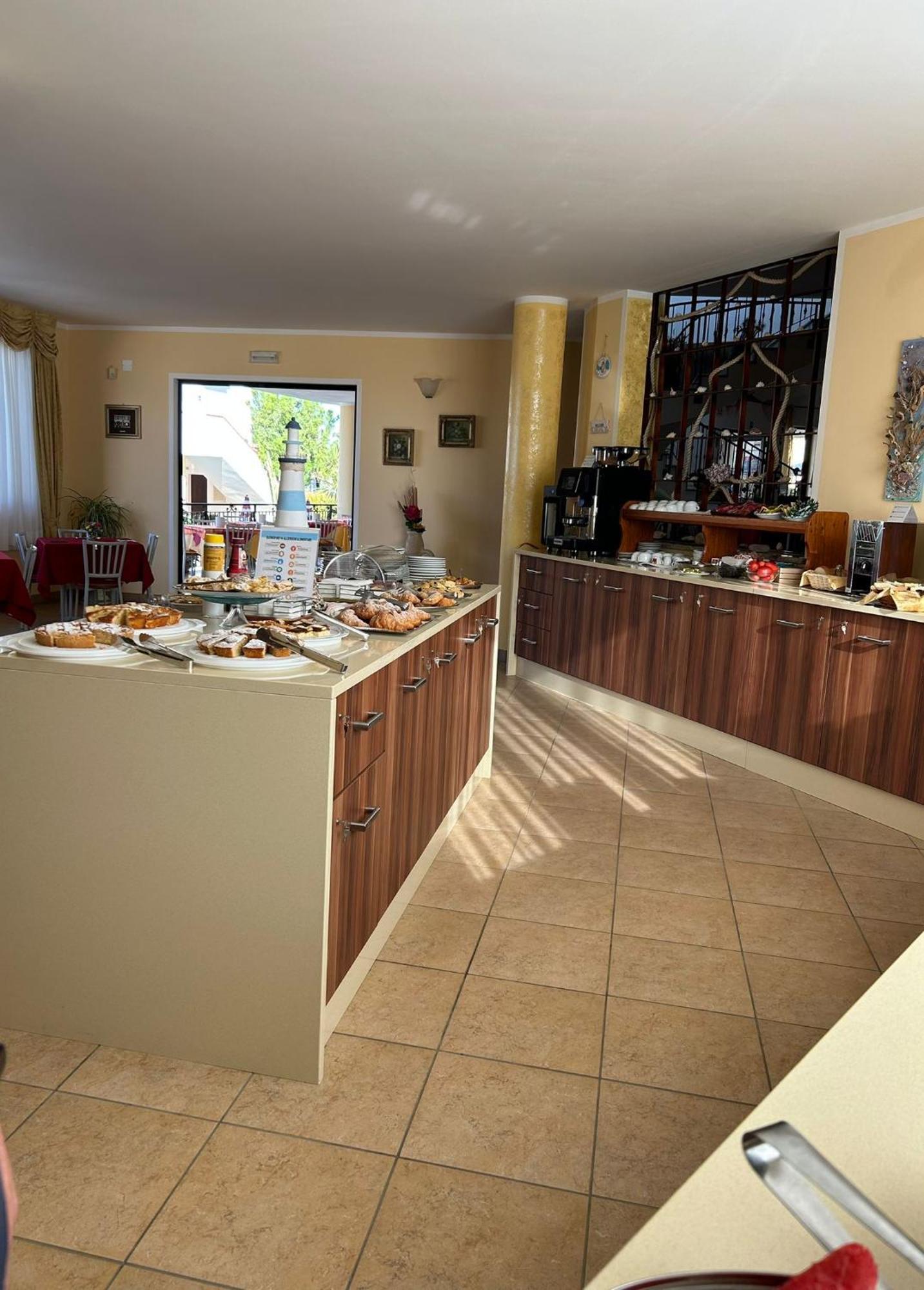 Hotel L'Ancora Капо Ватикано Екстериор снимка