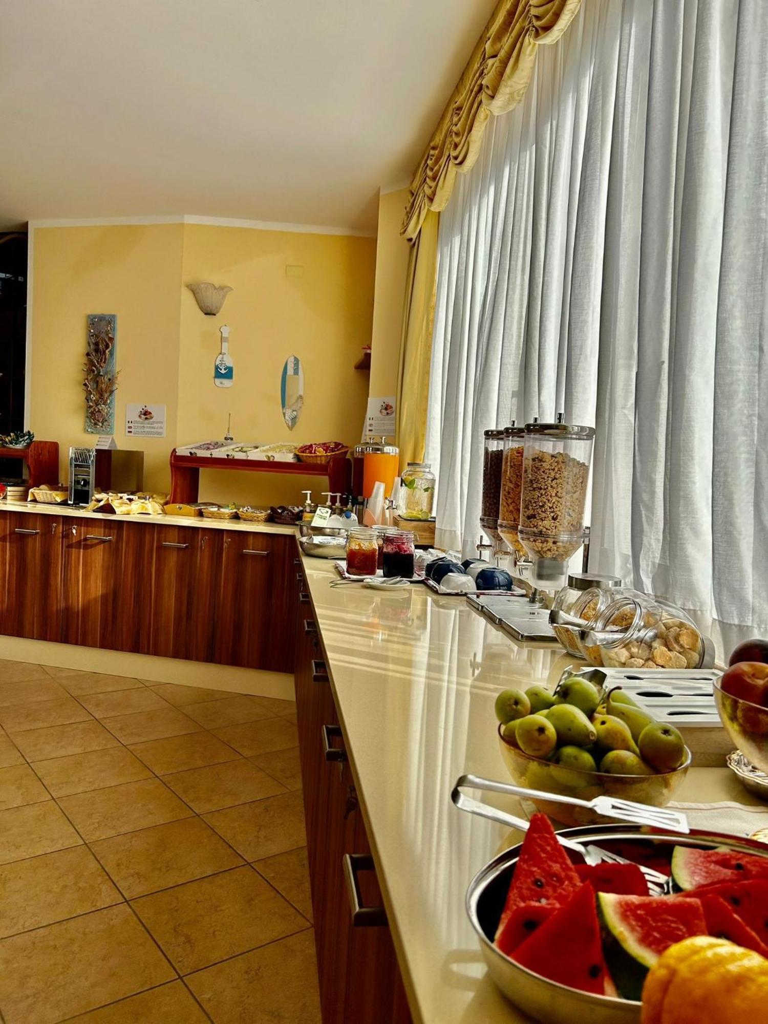 Hotel L'Ancora Капо Ватикано Екстериор снимка