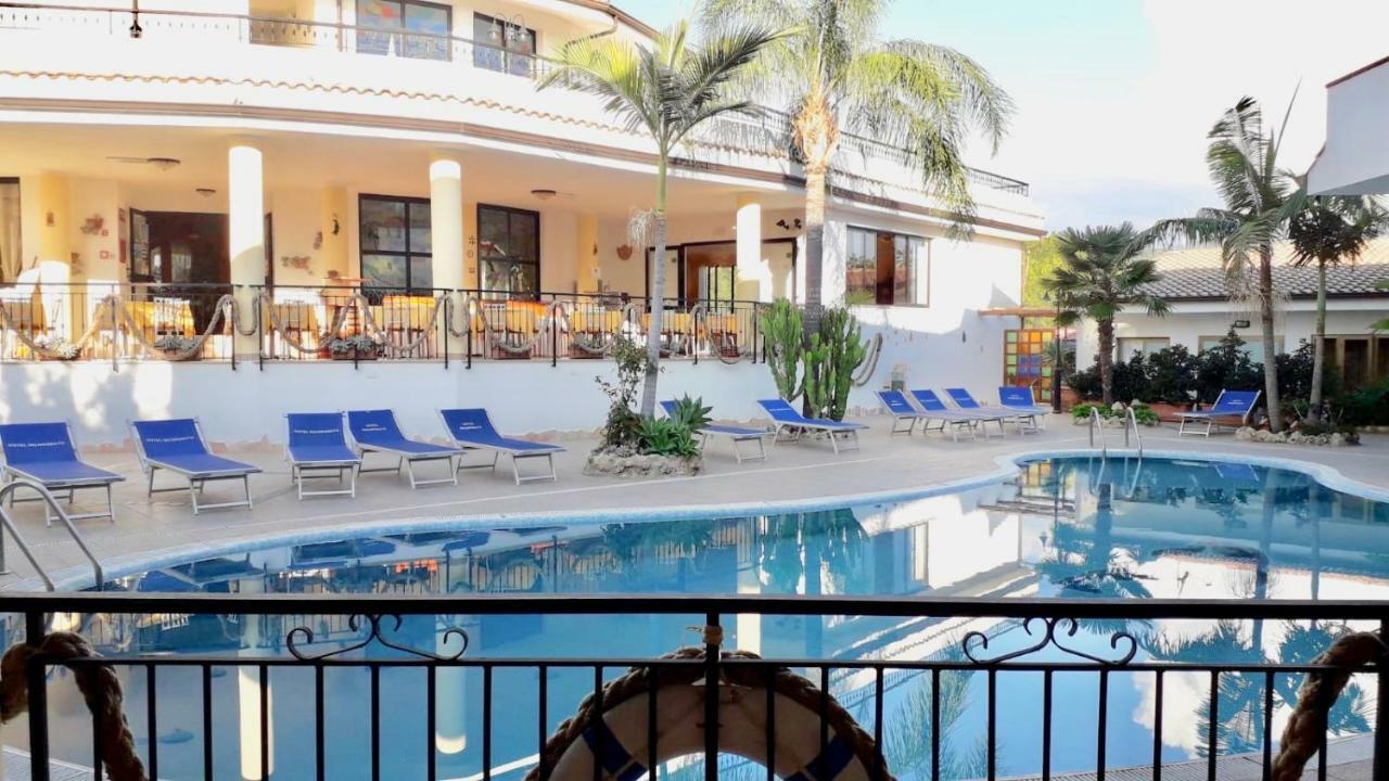 Hotel L'Ancora Капо Ватикано Екстериор снимка